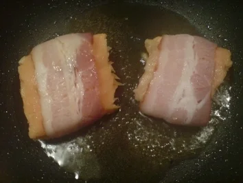 Wildlachs-Medaillons in Speckmantel - Rezept - Bild Nr. 2