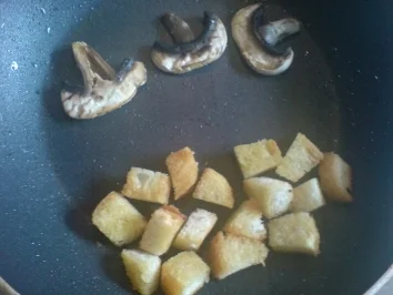 Suppe "dunkle Champignon-Suppe" - Rezept - Bild Nr. 4