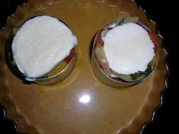 Ratatouille-Mozzarella-Törtchen (als Beilage zu meinem Chili-Kotelett mit Hasselback-Kartoffeln) - Rezept - Bild Nr. 4