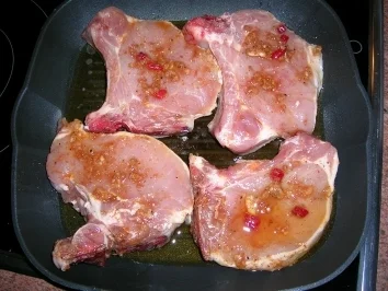 Chili-Kotelett mit Hasselback-Potatoes und Ratatouille-Mozzarella-Törtchen - Rezept - Bild Nr. 5