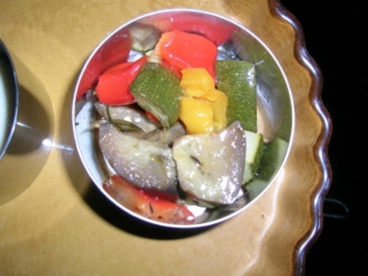 Chili-Kotelett mit Hasselback-Potatoes und Ratatouille-Mozzarella-Törtchen - Rezept - Bild Nr. 8