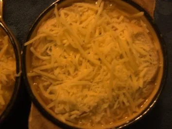 Rezept: Suppen: Zwiebelsuppe Bild Nr. 4 Suppen: Zwiebelsuppe - Rezept - Bild Nr. 4