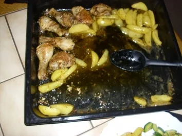 Hähncheschenkel mit Backkartoffeln und Zucchinigemüse - Rezept - Bild Nr. 8