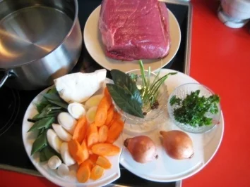 Tafelspitz mit Meerrettichsahnesosse, Salzkartoffeln - Rezept - Bild Nr. 2