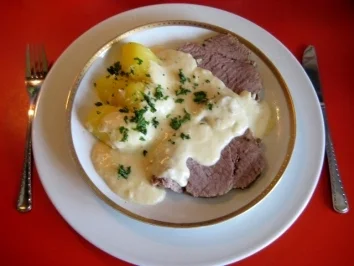 Tafelspitz mit Meerrettichsahnesosse, Salzkartoffeln - Rezept