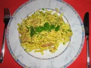 Geschnetzeltes mit zweierlei Senf-Soße auf Spätzle - Rezept