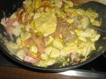 Rezept: Geschnetzeltes mit zweierlei Senf-Soße auf Spätzle Bild Nr. 4 Geschnetzeltes mit zweierlei Senf-Soße auf Spätzle - Rezept - Bild Nr. 4