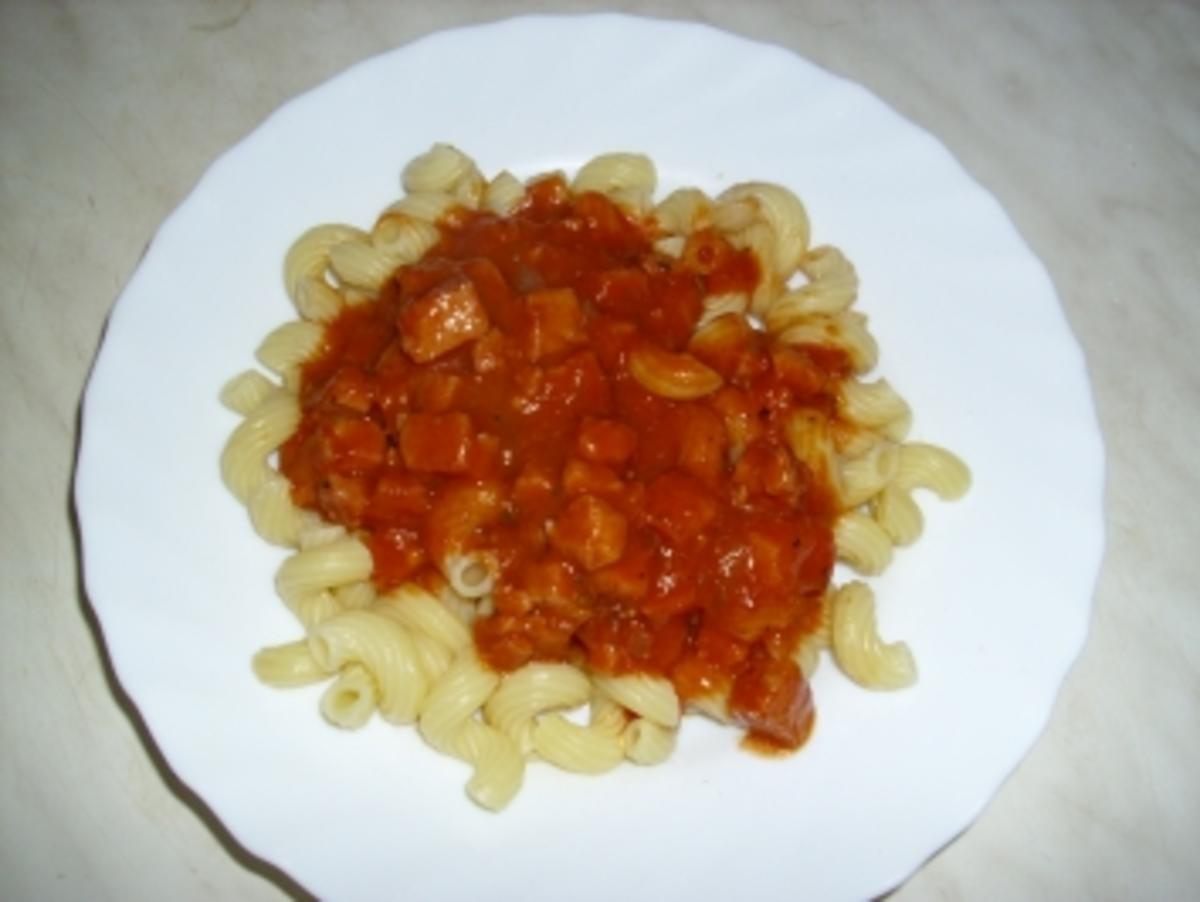Nudeln mit lecker roter Soße - Rezept mit Bild - kochbar.de
