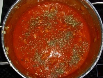 Rezept: Nudeln mit lecker roter Soße Bild Nr. 5 Nudeln mit lecker roter Soße - Rezept - Bild Nr. 5