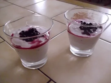 ein lecker Nachtisch mit Heidelbeeren - Rezept