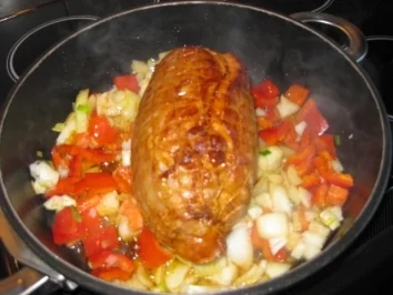 Putenrollbraten mit Speckknödel und Rotkraut.. - Rezept