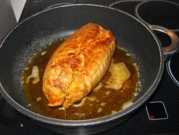 Putenrollbraten mit Speckknödel und Rotkraut.. - Rezept - Bild Nr. 2