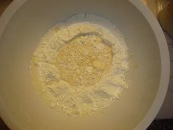 Rezept: Kikis Pudding-Hefebrezeln Bild Nr. 4 Kikis Pudding-Hefebrezeln - Rezept - Bild Nr. 4