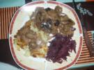 Hirschfilet mit Rösti, Campignons und Rotkraut - Rezept