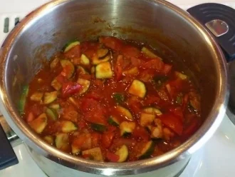 Rezept: Zucchini-Tomaten-Gemüse Zucchini-Tomaten-Gemüse - Rezept