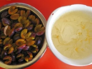 ZWETSCHGENKUCHEN - BLECH MIT RÜHRTEIG - 35x40cm - Rezept - Bild Nr. 2