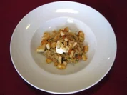 Knoblauch-Thymian-Risotto mit Mascarpone-Mandeln und Brotstückchen - Rezept