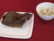 Seeteufel im Bananenblatt mit Chilis, Ingwer, Koriandergrün u. Kokosmilch - Rezept