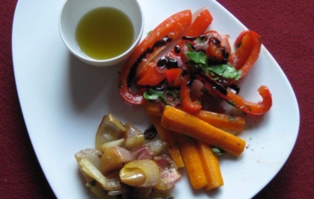 Koriander-Zwiebeln, Karotten in Weißwein und Peperonata - Rezept