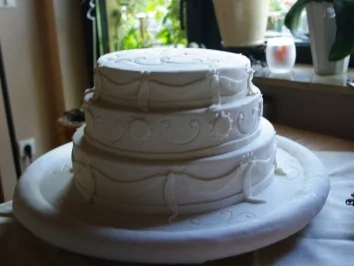 Rezept: Hochzeitstorte in Drei Etagen Bild Nr. 3 Hochzeitstorte in Drei Etagen - Rezept - Bild Nr. 3