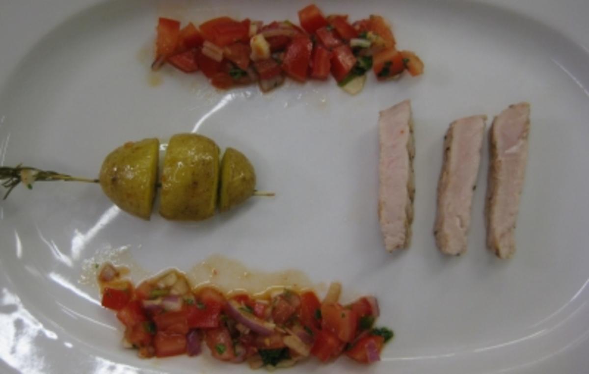 Bilder für Schwertfisch vom Grill mit Salsa fresca und Kartoffelspießchen (Hans) - Rezept