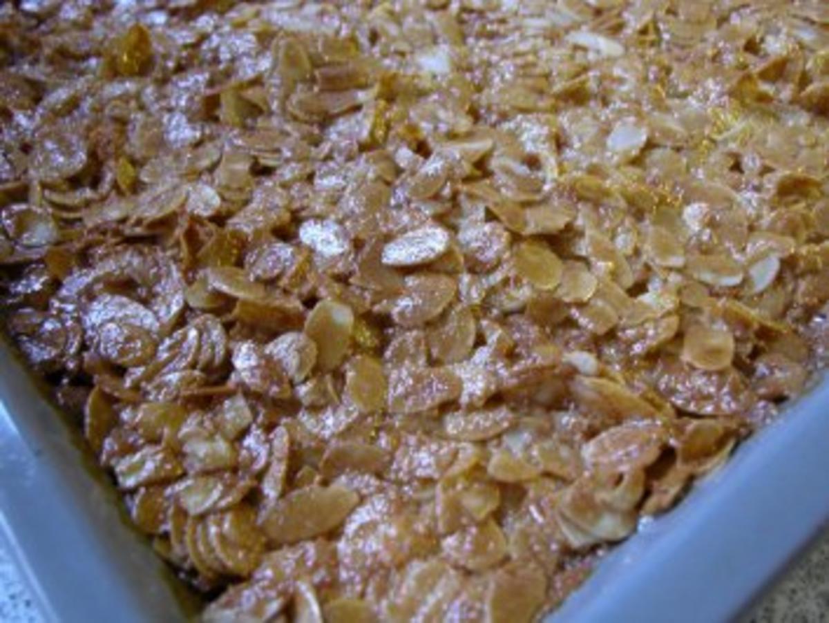 Blechkuchen - Mandel-Blitz-Kuchen - Rezept - Bild Nr. 2