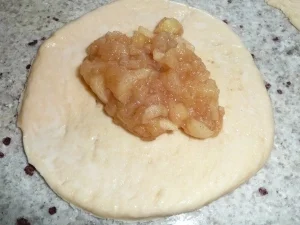 Apfeltaschen aus Hefeteig - Rezept - Bild Nr. 4