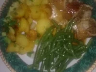 Rezept: Gefüllte Schweinsschnitzel "ala Herbert" mit grünen Bohnen und Kartoffelscheiben mit Frühlingszwiebeln Gefüllte Schweinsschnitzel "ala Herbert" mit grünen Bohnen und Kartoffelscheiben mit Frühlingszwiebeln - Rezept