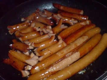 Rezept: Pfanne- Krakauer mit Schupfnudeln und Gurkengarnitur (FOTO) Bild Nr. 6 Pfanne- Krakauer mit Schupfnudeln und Gurkengarnitur (FOTO) - Rezept - Bild Nr. 6