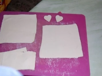 Rezept: Kürbiscremesüppchen unter der Blätterteighülle Bild Nr. 3 Kürbiscremesüppchen unter der Blätterteighülle - Rezept - Bild Nr. 3