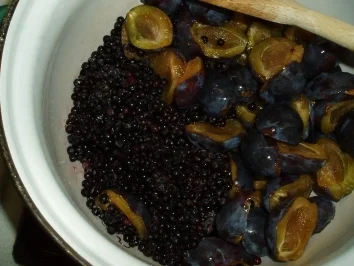 Rezept: Zwetschken (Pflaumen) - Holler Marmelade Bild Nr. 2 Zwetschken (Pflaumen) - Holler Marmelade - Rezept - Bild Nr. 2