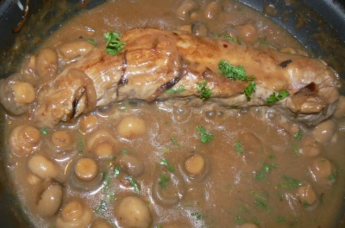 Schnelles Schweinefilet mit Champignon-Rotweinsauce - Rezept - Bild Nr. 5