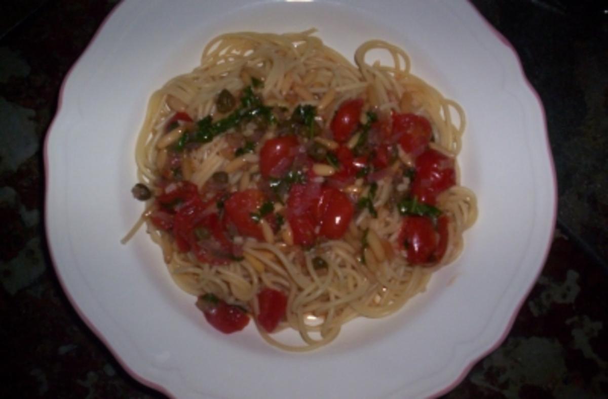 Spaghetti mit Kirschtomaten und Kapern - Rezept