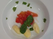 Tomatenconsomme mit Parmesannocken - Rezept