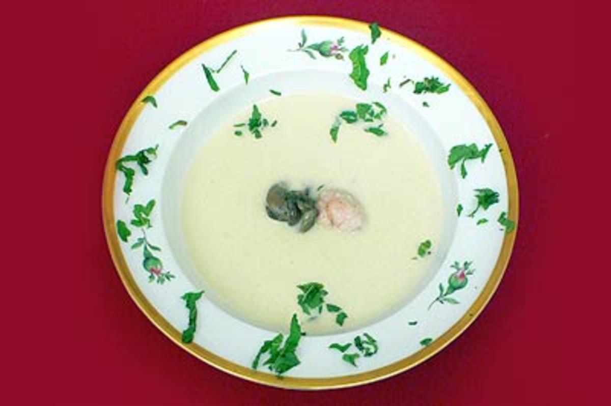 Topinambur-Sahneschaum-Suppe mit Einlage von Schnecken und Kalbsbries - Rezept