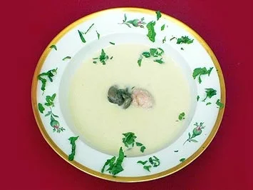 Topinambur-Sahneschaum-Suppe mit Einlage von Schnecken und Kalbsbries - Rezept