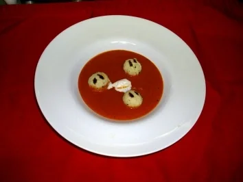 Tomatensuppe mit altem Sherry und Ricotta- klößchen - Rezept
