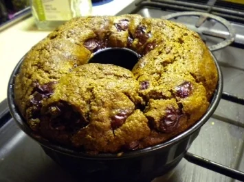 Rezept: Kuchen: Gugelhupf mit Kirschen, Topfen, Nüssen und Schokolade Bild Nr. 2 Kuchen: Gugelhupf mit Kirschen, Topfen, Nüssen und Schokolade - Rezept - Bild Nr. 2