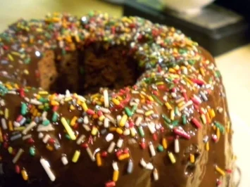 Rezept: Kuchen: Gugelhupf mit Kirschen, Topfen, Nüssen und Schokolade Bild Nr. 6 Kuchen: Gugelhupf mit Kirschen, Topfen, Nüssen und Schokolade - Rezept - Bild Nr. 6