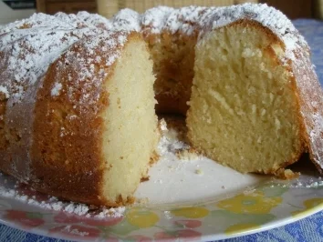 JOGHURT-GUGLHUPF - Rezept