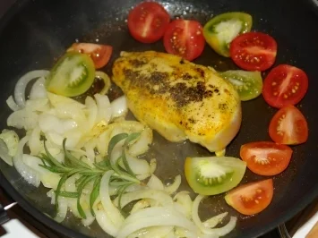Perlhuhn Brust auf Tomaten & Avocado - Rezept - Bild Nr. 2