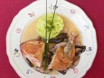 Gefüllte Perlhuhnbrust an Pistazien-Kartoffelpüree - Rezept