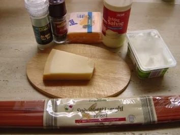 Spaghetti Lunghi Rossi mit Käsesoße und Parmesan - Rezept - Bild Nr. 2