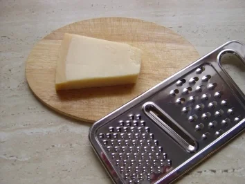 Spaghetti Lunghi Rossi mit Käsesoße und Parmesan - Rezept - Bild Nr. 3