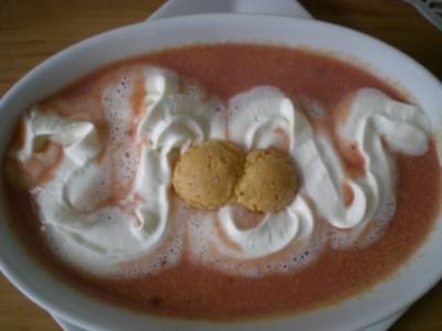 süße Zwetschgen Suppe mit Amarettini - Rezept