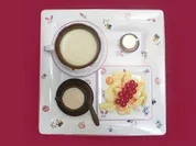 Weiße Espressomousse mit Obstsalat - Rezept