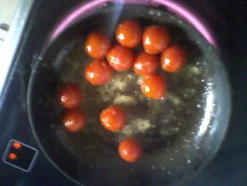 Rezept: Spaghetti mit Gorgonzolasoße und Kirschtomatenspieß Spaghetti mit Gorgonzolasoße und Kirschtomatenspieß - Rezept