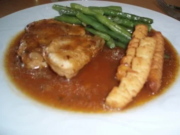 !!! Putensteaks !!! mit Kroketten und Speckbohnen - Rezept