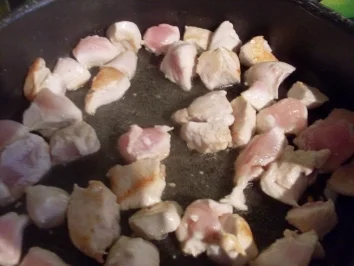 Rezept: Nudelauflauf mit Geflügel Bild Nr. 2 Nudelauflauf mit Geflügel - Rezept - Bild Nr. 2