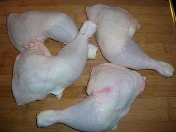 Stramme Hähnchenschenkel mit Rosmarin, Pfirsichen, Austernpilzen und WinzersektSekt - einfach göttlich im Geschmack - Rezept - Bild Nr. 3